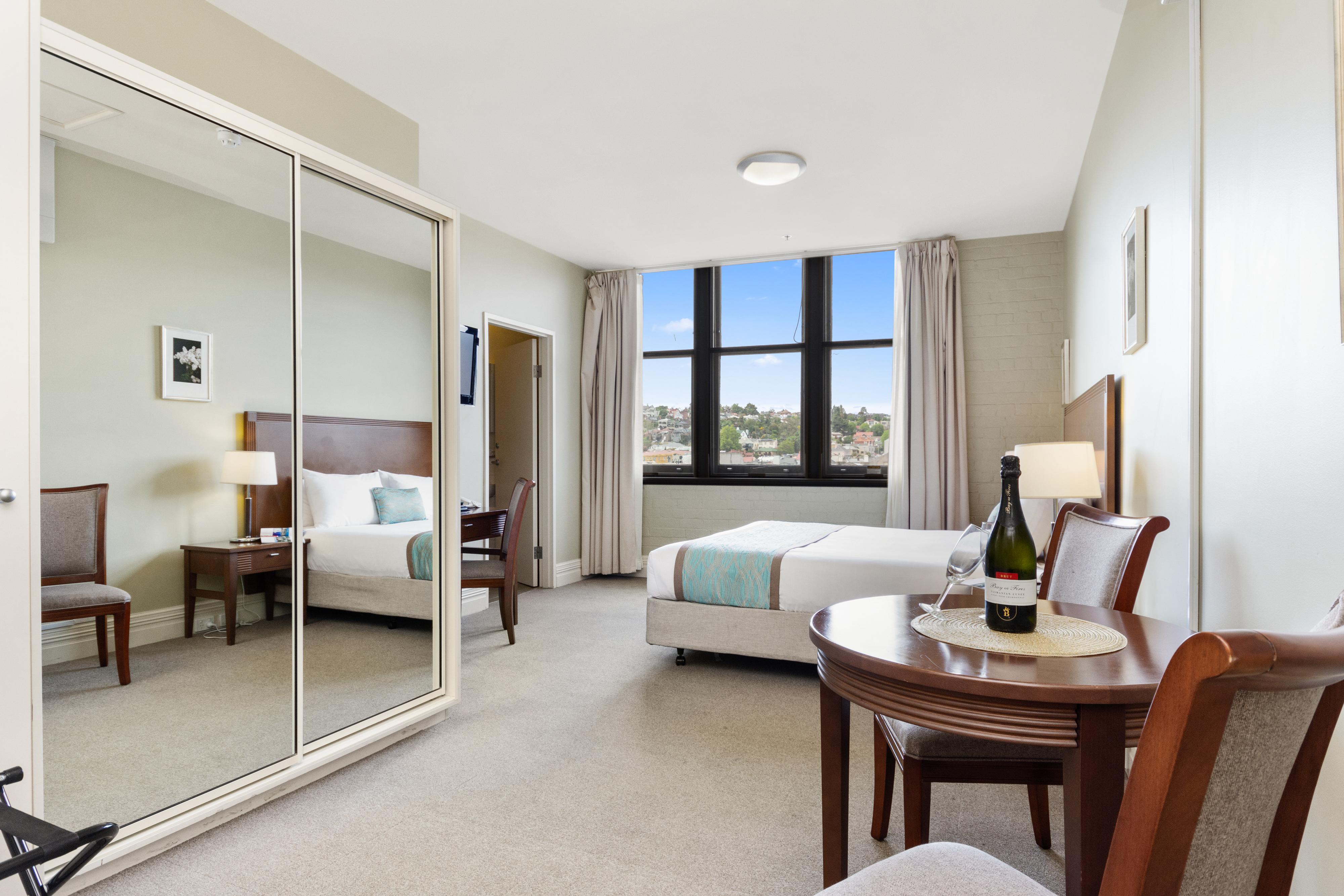 Launceston Central Apartment Hotel Official Екстер'єр фото
