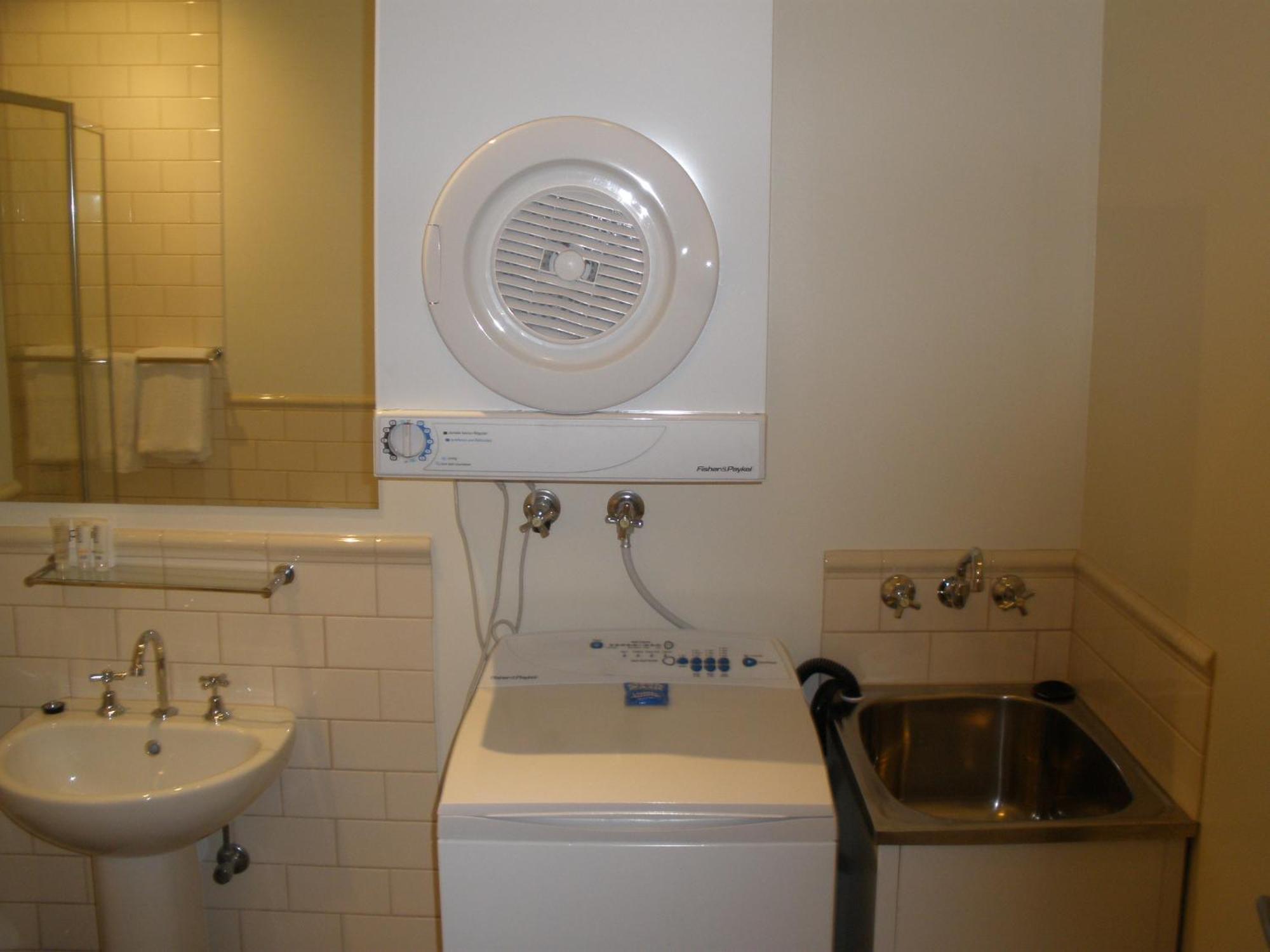 Launceston Central Apartment Hotel Official Екстер'єр фото