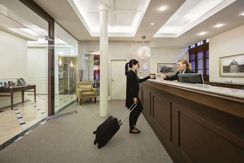 Launceston Central Apartment Hotel Official Інтер'єр фото
