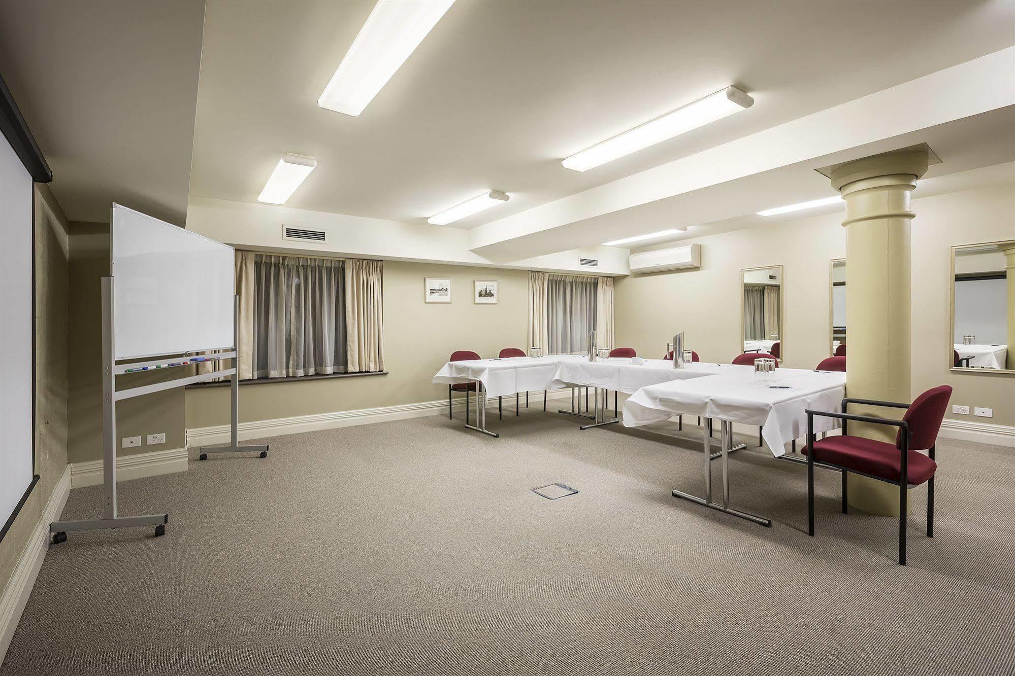 Launceston Central Apartment Hotel Official Екстер'єр фото